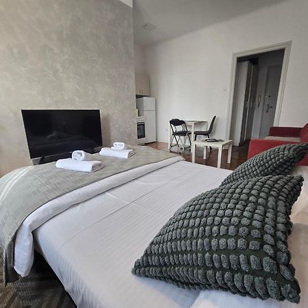 Marcel Apartments Belgrado Esterno foto